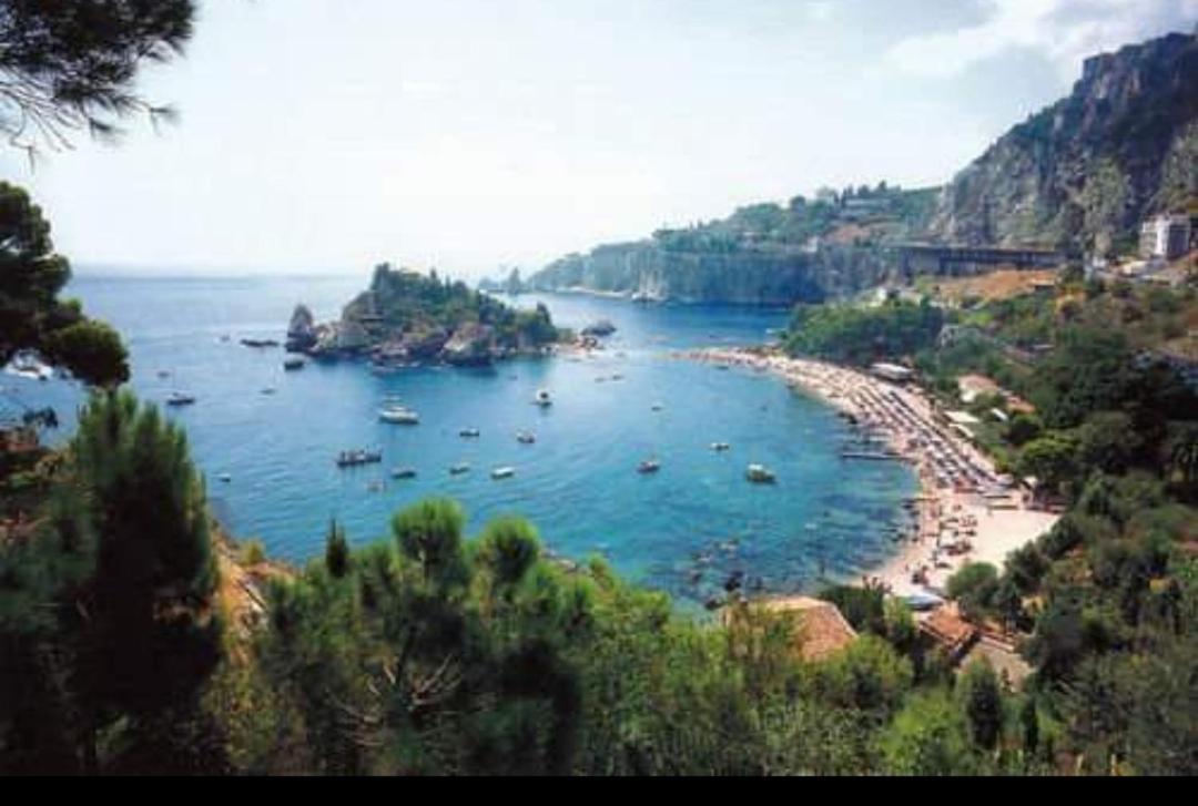 Apartamento Arcadia Golden Bay Giardini-Naxos Exterior foto