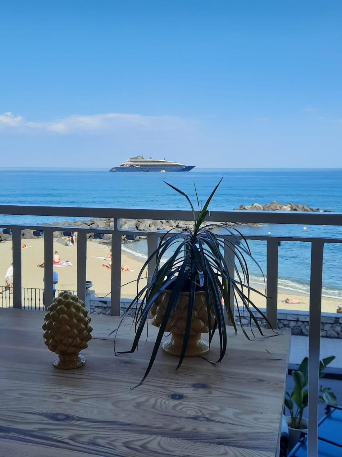 Apartamento Arcadia Golden Bay Giardini-Naxos Exterior foto