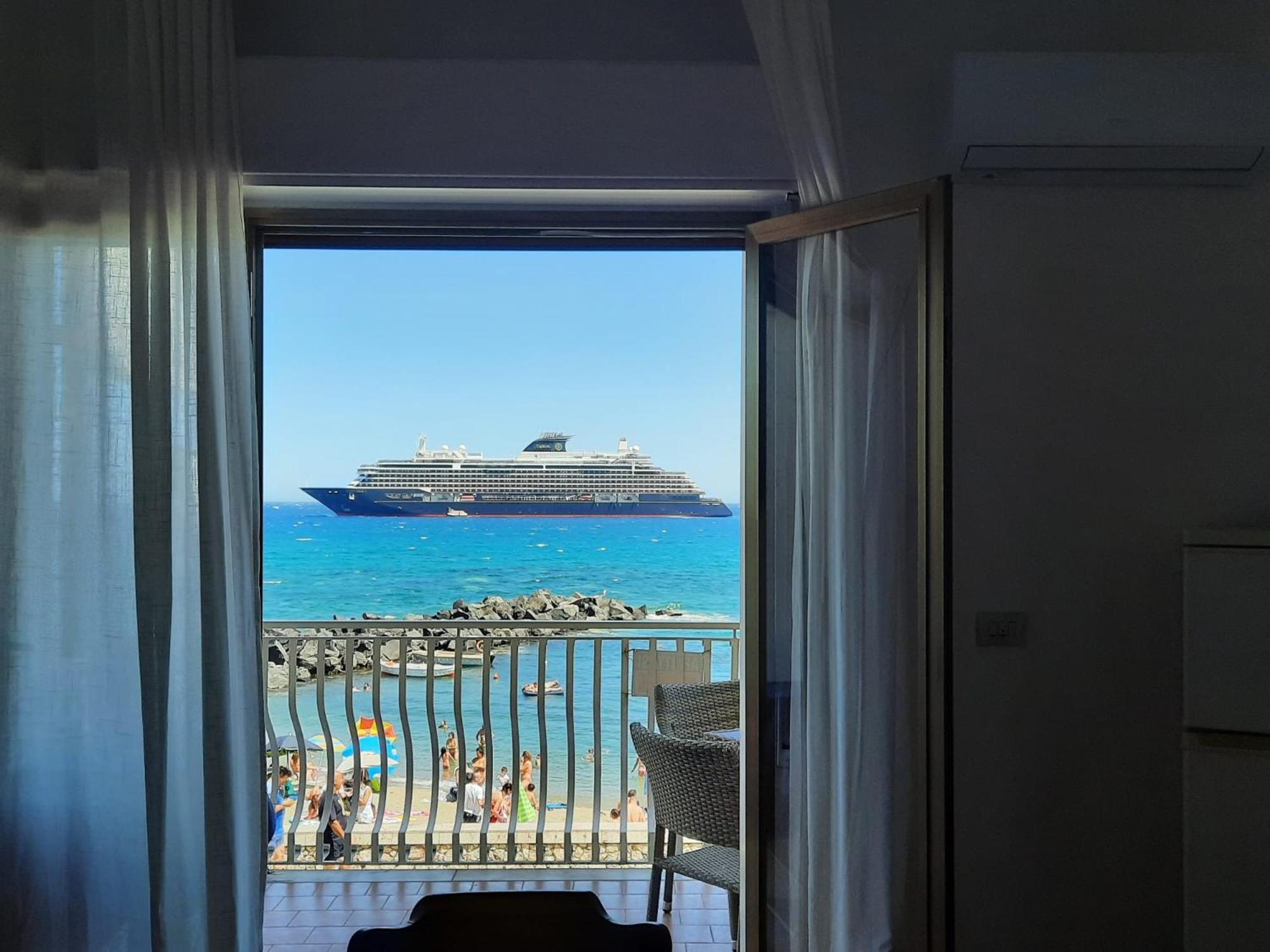 Apartamento Arcadia Golden Bay Giardini-Naxos Exterior foto