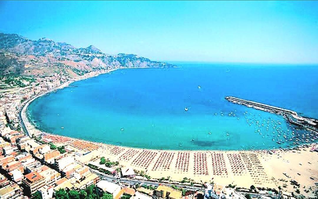 Apartamento Arcadia Golden Bay Giardini-Naxos Exterior foto