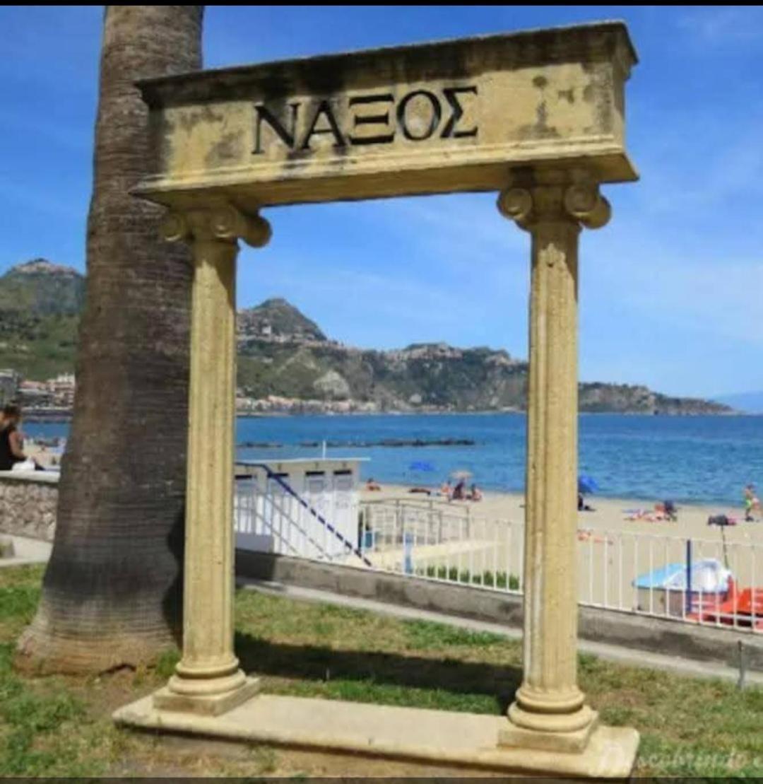 Apartamento Arcadia Golden Bay Giardini-Naxos Exterior foto
