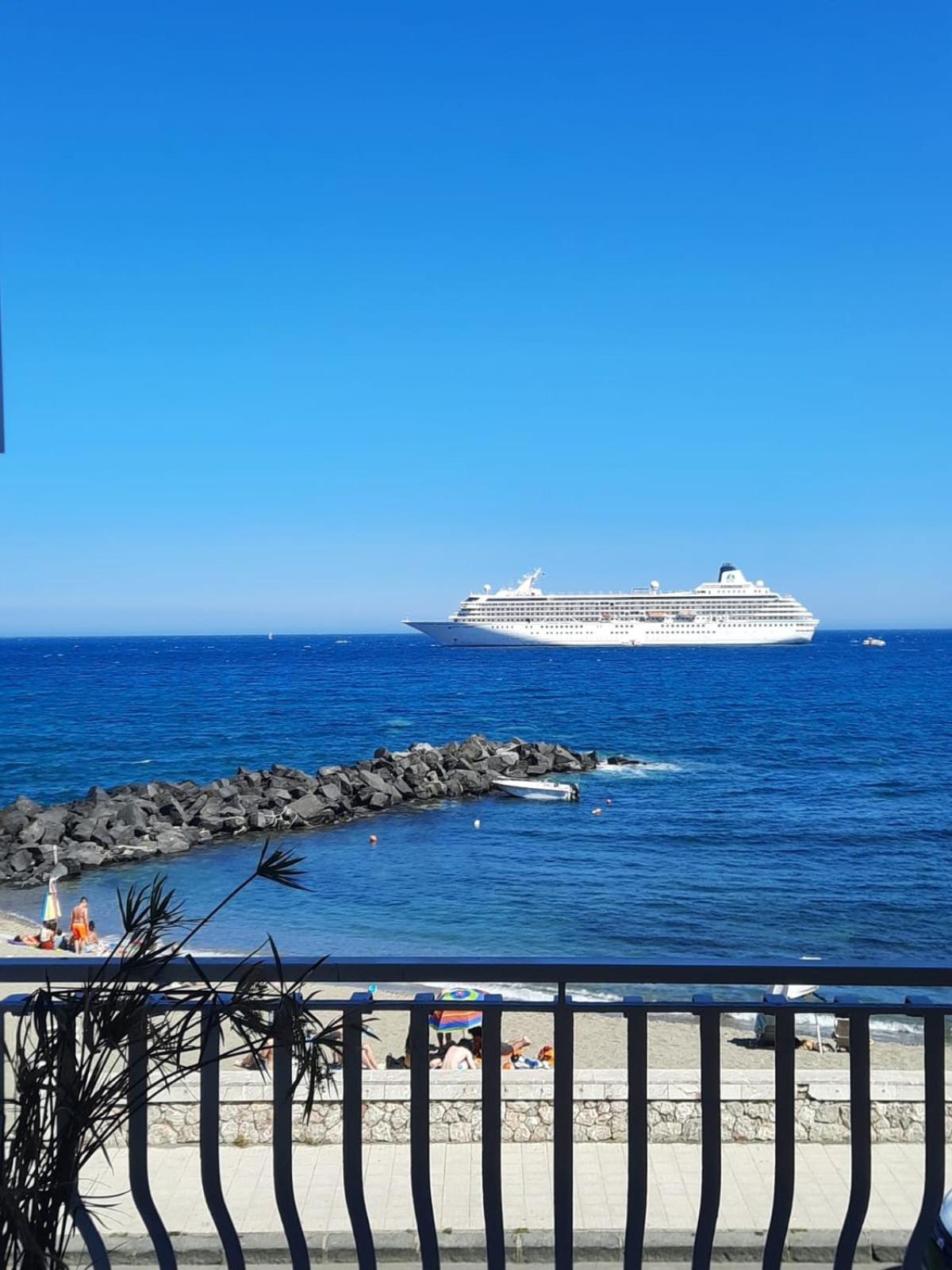 Apartamento Arcadia Golden Bay Giardini-Naxos Exterior foto